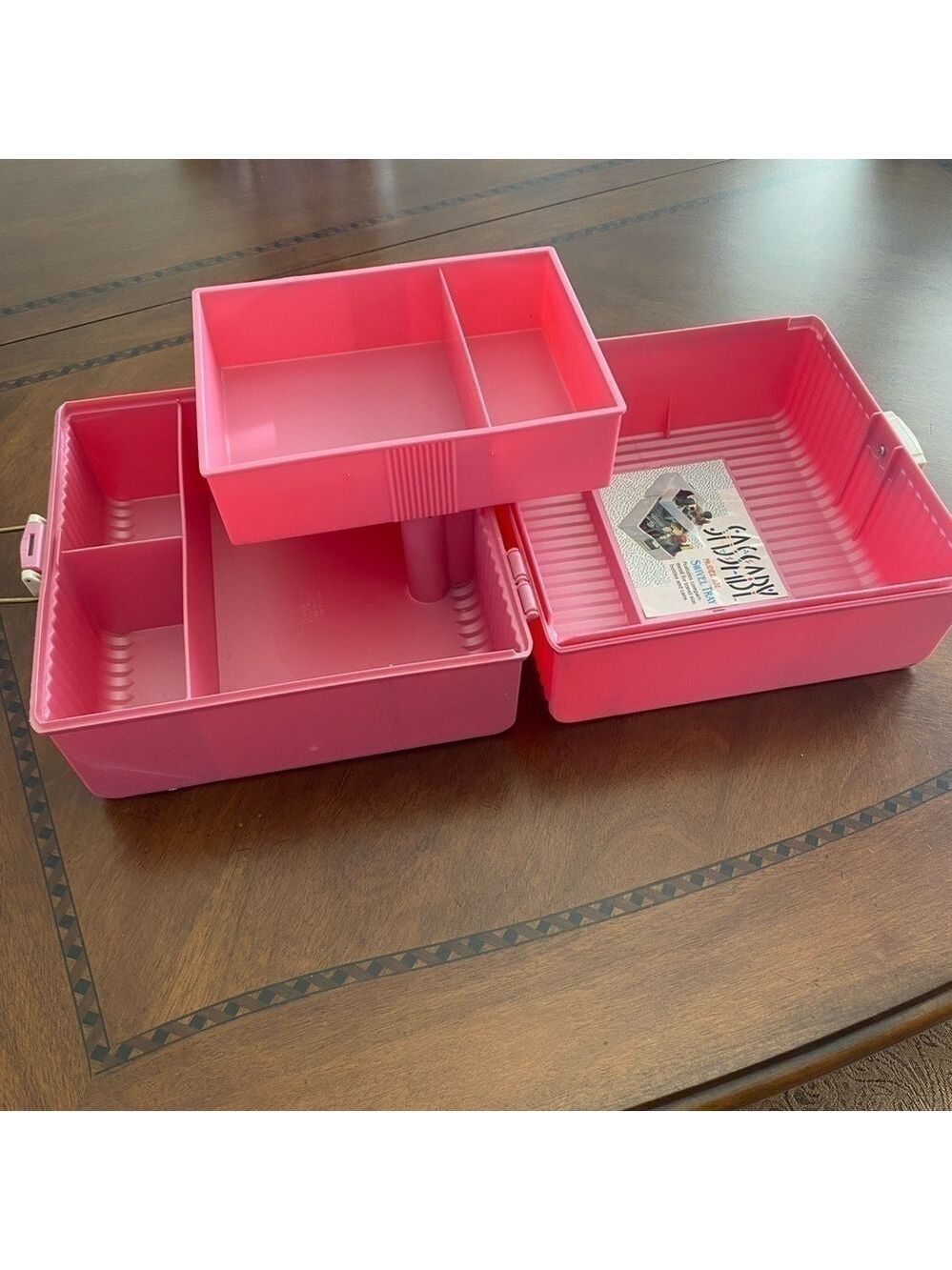 VINTAGE SASSABY pink make up organizer/ storage train case.pre-owned model 101 - Picture 3 of 11